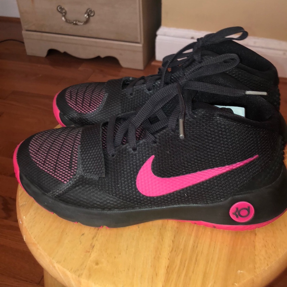 Nike women basketball shoes